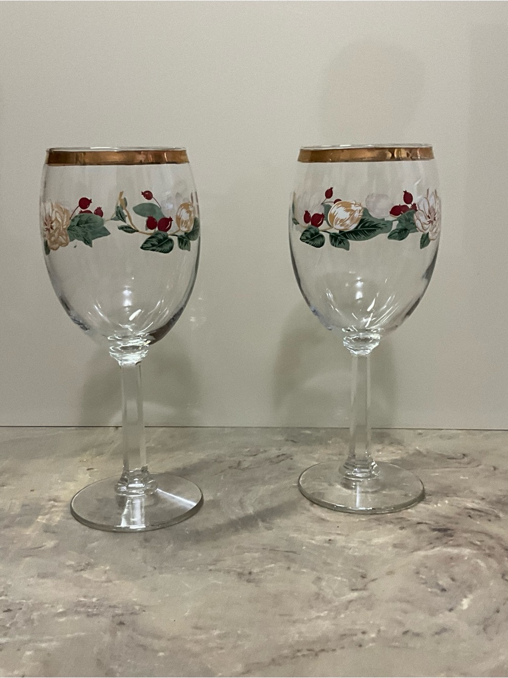 Vintage Holiday Home Rose Wine Glasses with Gold Trim (Set of 2)